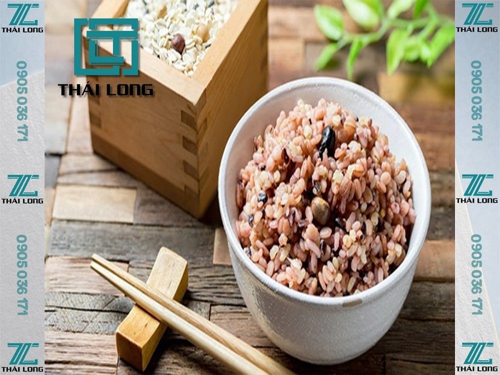 Cơm nấu với đậu đen hương vị Hàn Quốc