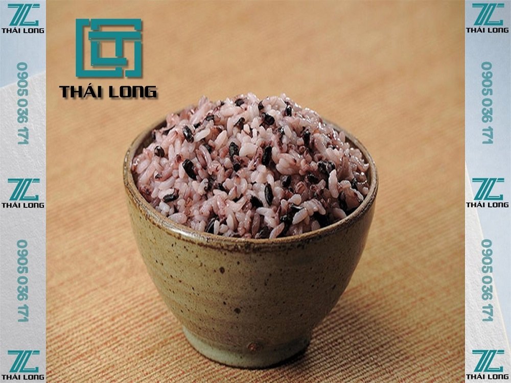 Chén cơm đậu đen thơm ngon