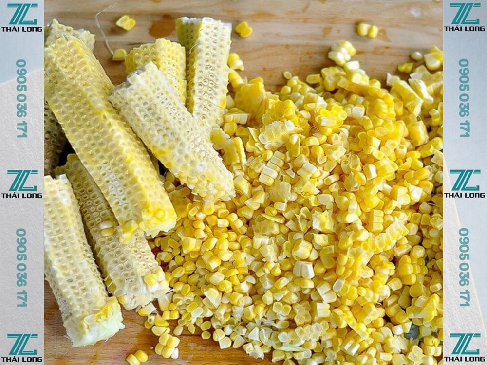 Tách hạt khỏi cùi bắp