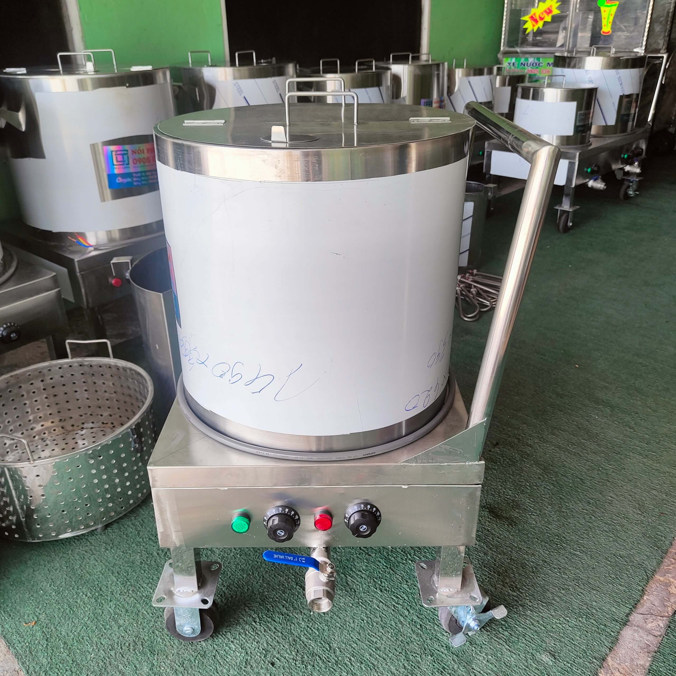 Nồi phở điện ở Đồng Tháp