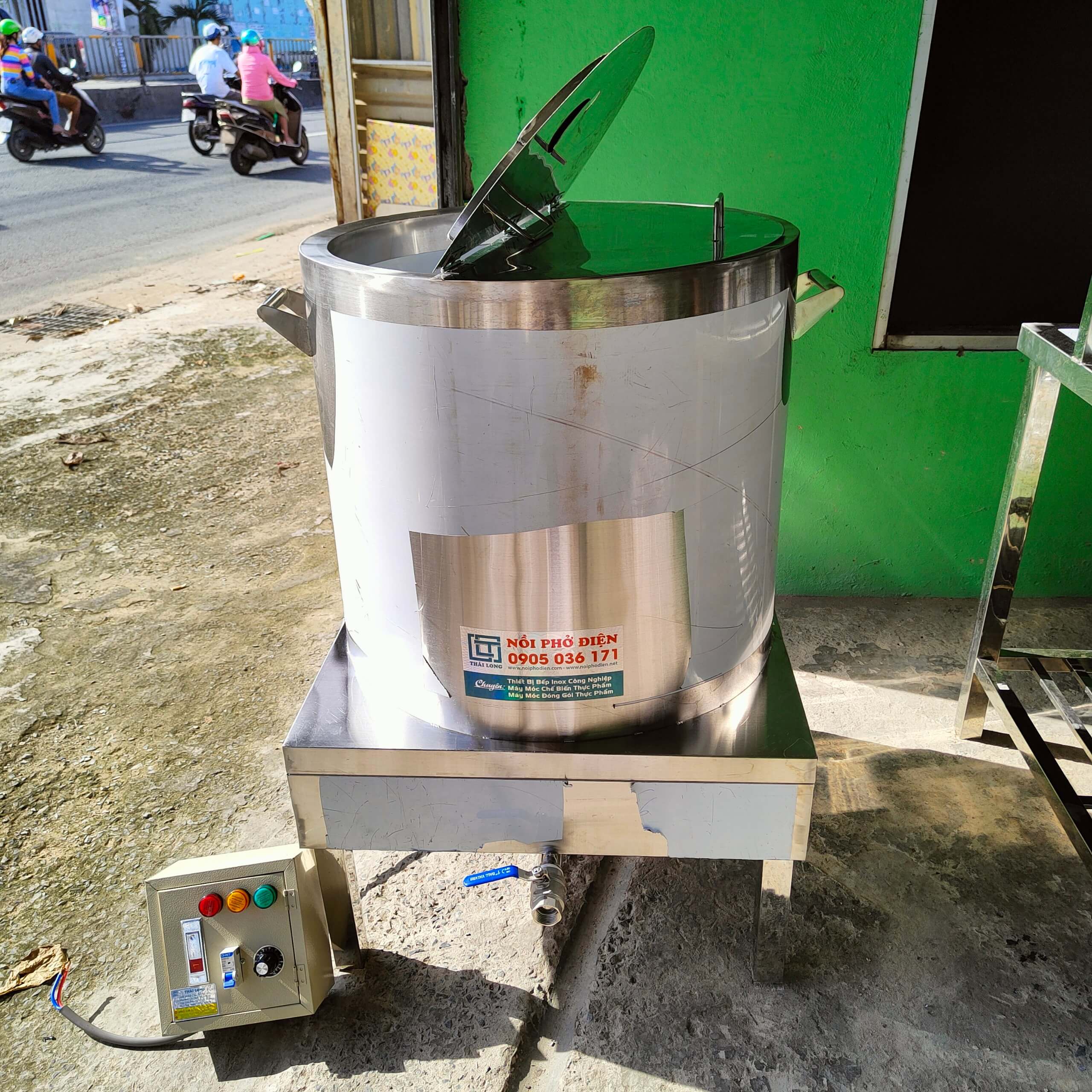 Nồi phở điện ở Đồng Tháp