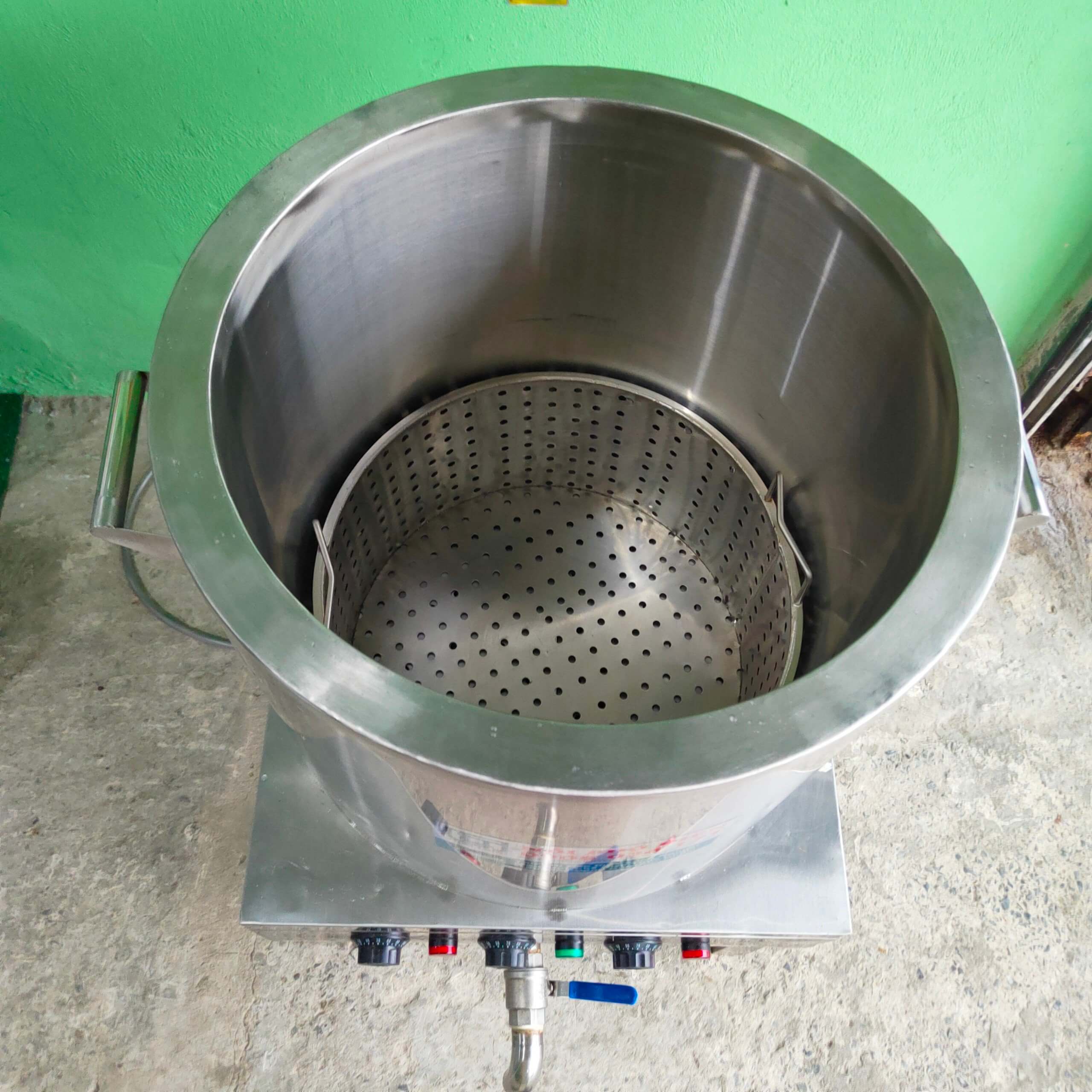 Nồi phở điện ở Đồng Tháp