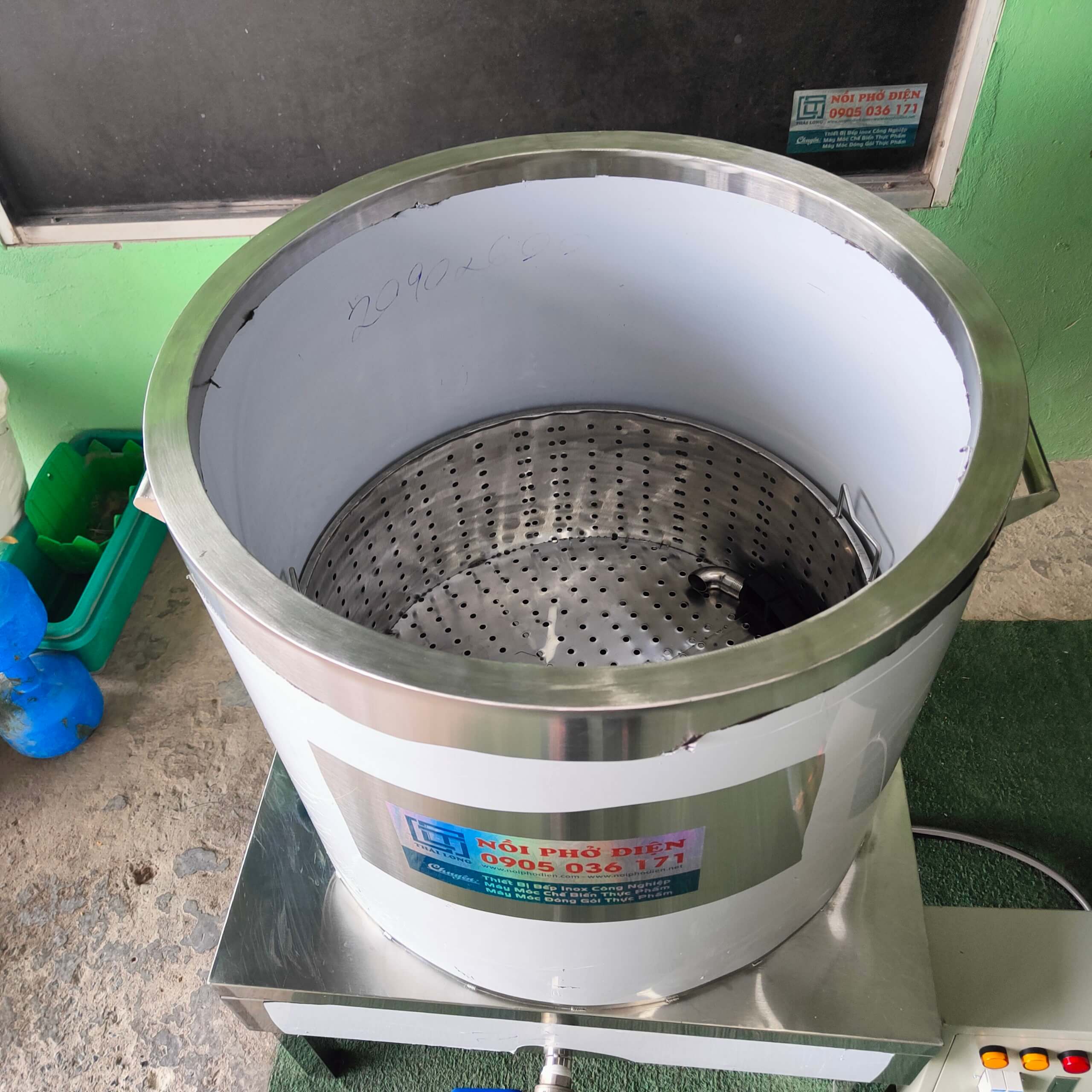 Nồi phở điện tại Kon Tum