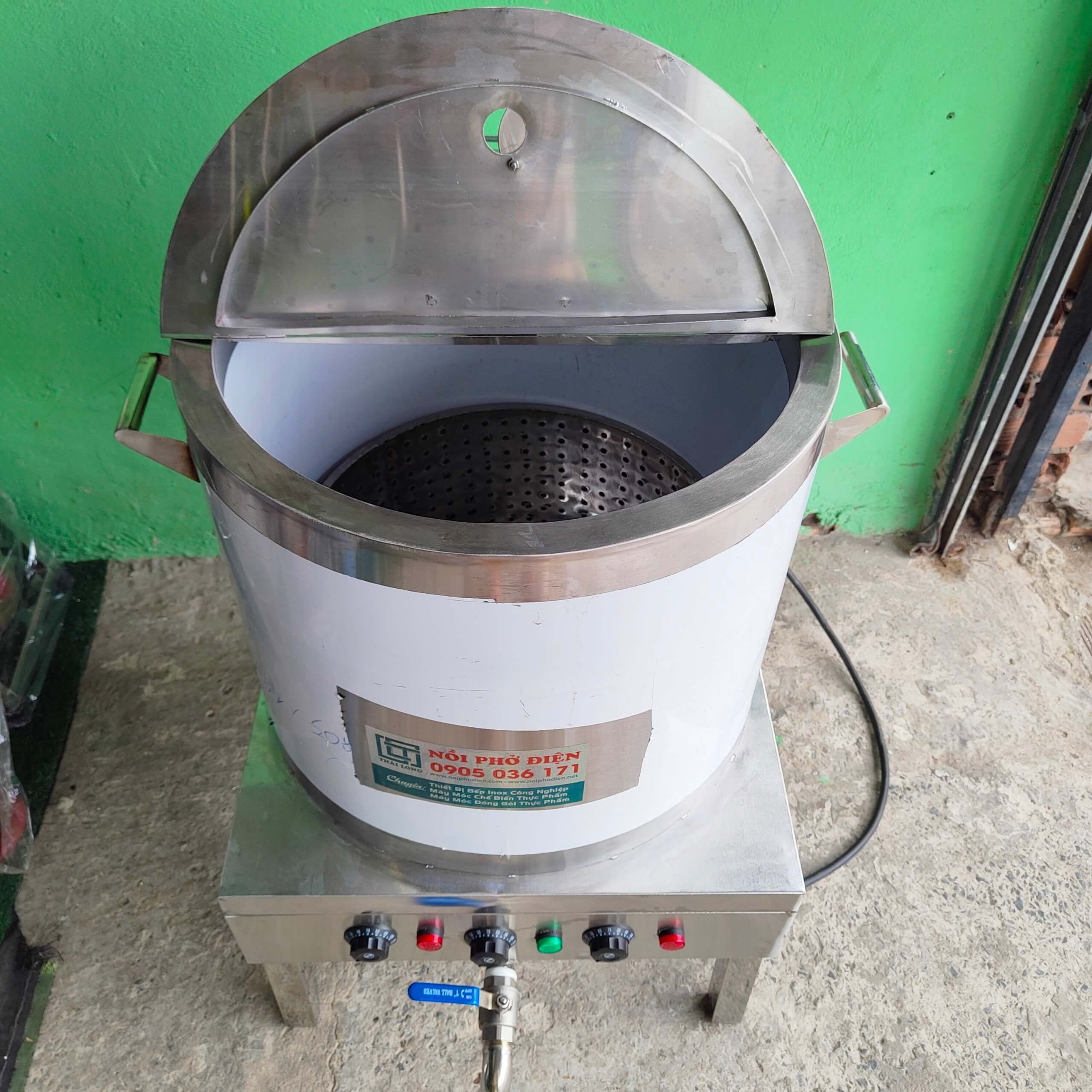 Nồi phở điện tại Kon Tum