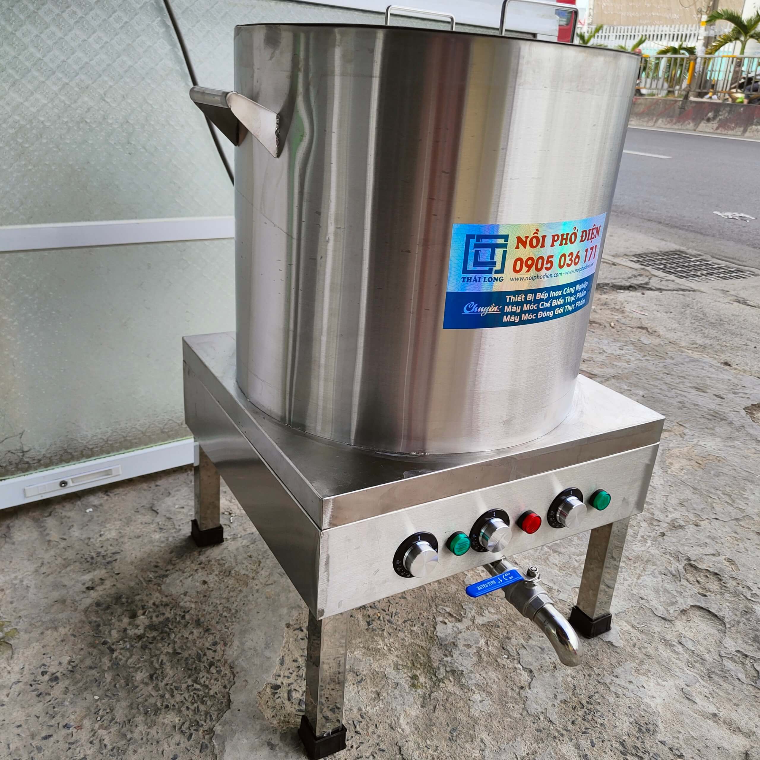 Nồi phở điện ở Vĩnh Long