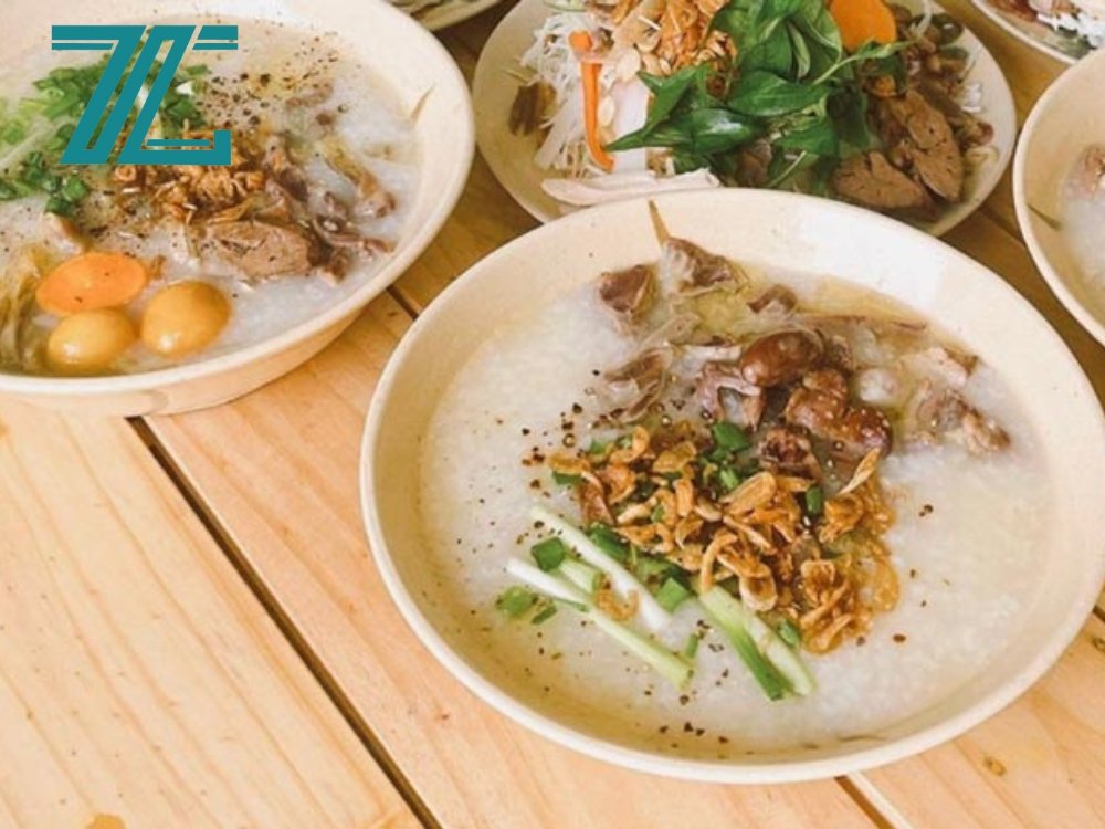 Tô cháo của quán Dì Năm