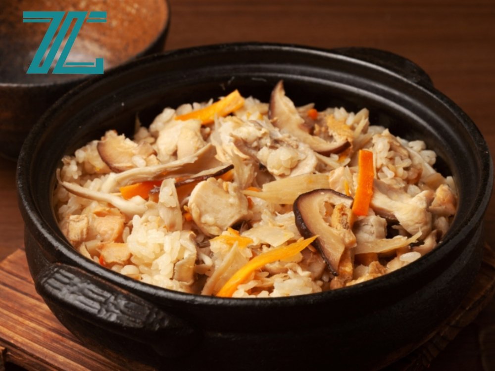 Món cơm trộn gà nấm