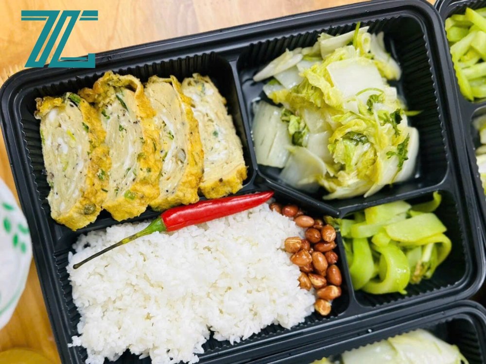 Một suất cơm tại quán cơm Thành Vinh